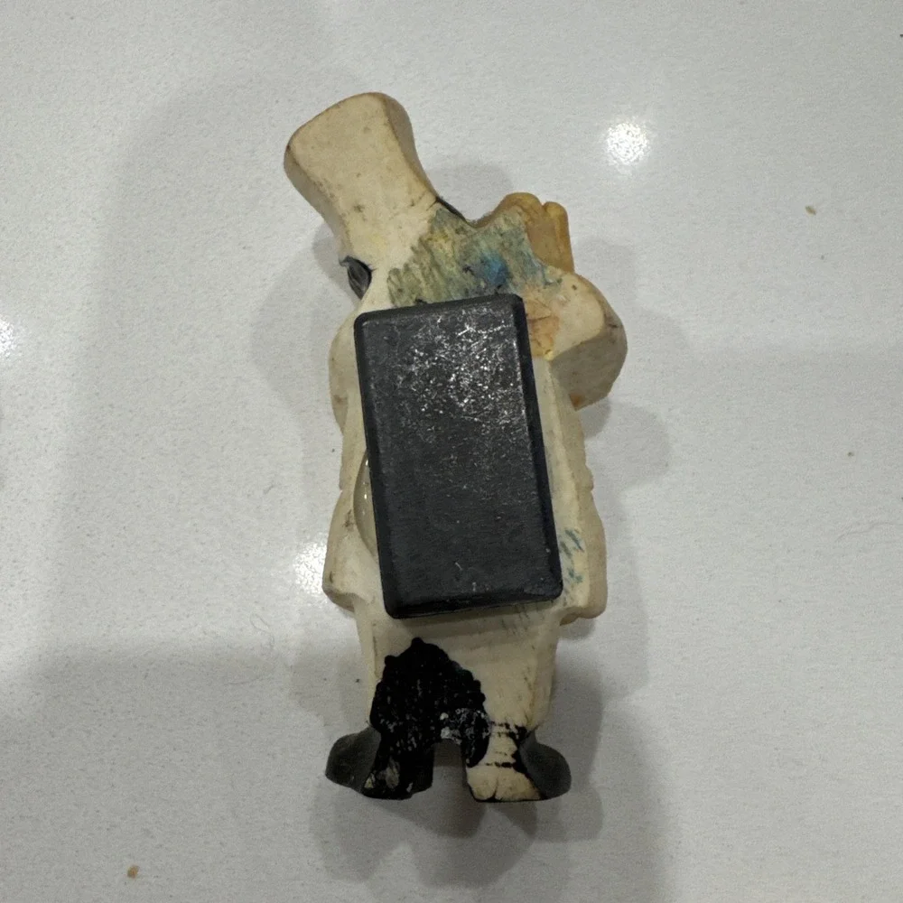 N/A vintage resin